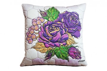 Стеганая декоративная наволочка Фиолетовые розы в сотах
